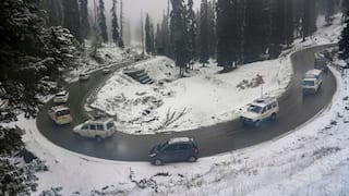 Weather Updates: फिर लौटेगी ठंड? कई राज्यों में बारिश का अलर्ट, बर्फबारी और घना कोहरा बढ़ाएगा मुश्किल, पढ़ें मौसम का लेटेस्ट अपडेट