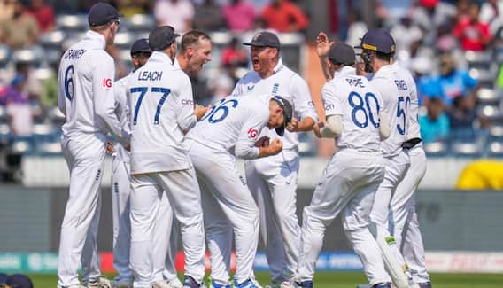 IND vs ENG: इंग्लैंड ने भारत के खिलाफ इस्तेमाल किया उसी का 'हथियार', पढ़ें हैदराबाद में हारी हुई बाजी कैसे जीती? IND vs ENG: इंग्लैंड ने भारत के खिलाफ इस्तेमाल किया उसी का 'हथियार', पढ़ें हैदराबाद में हारी हुई बाजी कैसे जीती?