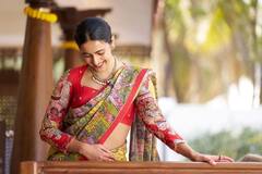 Niharika Konidela : ఈరోజు చాలా హ్యాపీగా ఉన్నానంటూ హాయిగా నవ్వేస్తున్న మెగా డాటర్