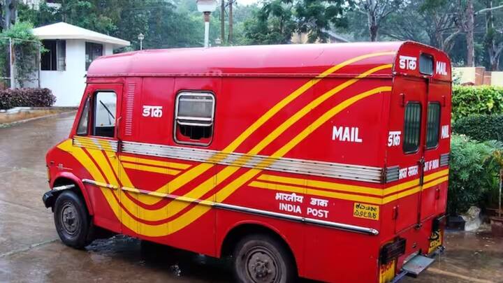 একই সঙ্গে বিপজ্জনক সামগ্রী অর্থাৎ পরিবেশের ক্ষতি করে এমন পণ্য পাঠানোও স্পিড পোস্টের মাধ্যমে পুরোপুরি নিষিদ্ধ।