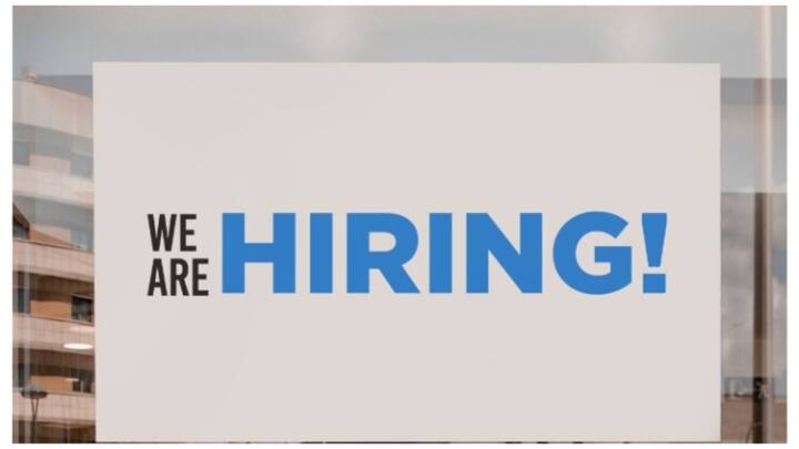 इन पदों के लिए केवल ऑनलाइन अप्लाई कर सकते हैं. ऐसा करने के लिए आपको आंध प्रदेश लोक सेवा आयोग की आधिकारिक वेबसाइट पर जाना होगा, जिसका पता ये है – psc.ap.gov.in.