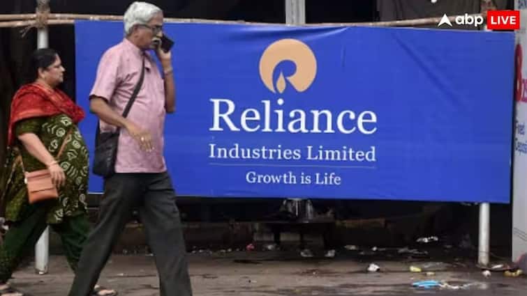 Reliance Industries Stock Price Trades At Historical High Market Capitalisation Crosses 19.54 Lakh Crore Rupees Reliance Share Price: रिलायंस के स्टॉक में ऐतिहासिक उछाल, मार्केट कैप पहुंचा 19.60 लाख करोड़ रुपये के पार