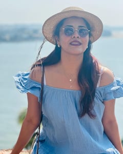 Anasuya Latest Photos: గోవా వెకేషన్‌లో అనసూయ - పొట్టి గౌనులో 'రంగమ్మత్త' గ్లామర్‌ షో, ఏడాదిలో ఫస్ట్‌ టూర్ అంటూ..