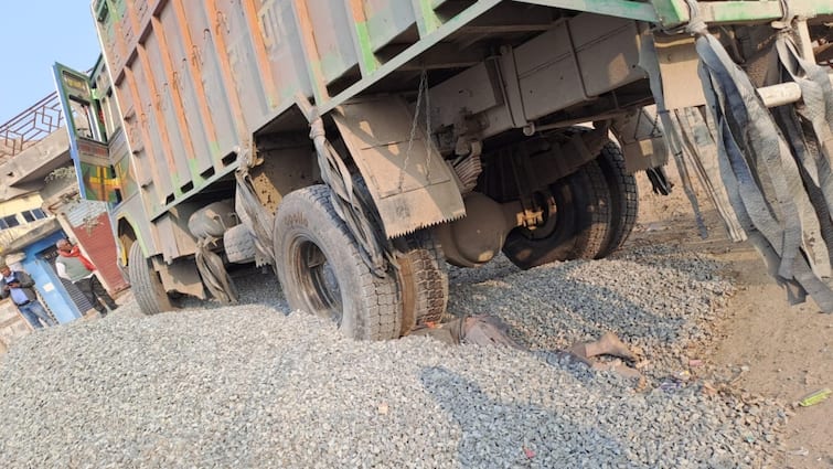 Patna News Four people died in truck road accident in Paliganj ann Road Accident: राजधानी पटना में भीषण सड़क दुर्घटना, तेज रफ्तार ट्रक ने छह को रौंदा, चार की मौके पर हुई मौत 