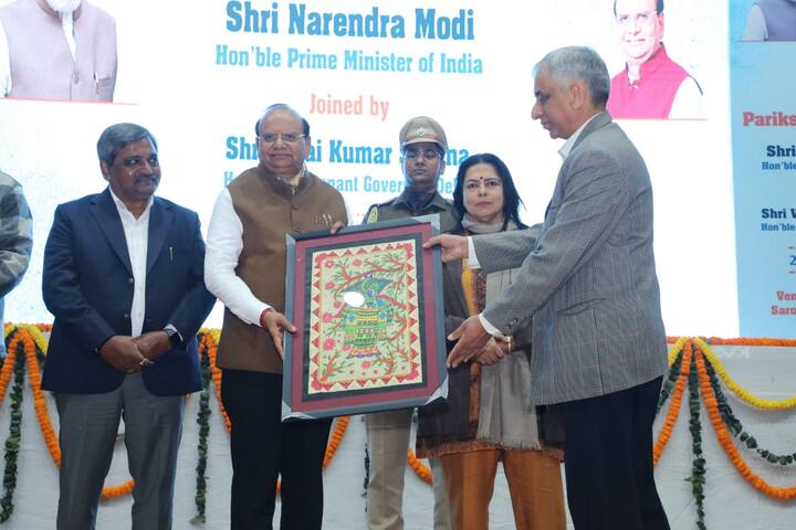 इसी कड़ी में, नई दिल्ली नगर पालिका परिषद (NDMC) ने भी सरोजनी नगर के नवयुग स्कूल में प्रधानमंत्री के 