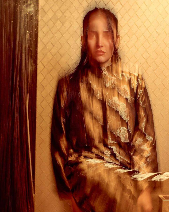 वयाच्या अवघ्या ४ व्या वर्षी श्रुतीने तिचे वडील कमल हसन यांच्या ‘चाची ४२०’ या चित्रपटात पहिल्यांदा गाणे गायले होते. (pc:shrutzhaasan/iig)