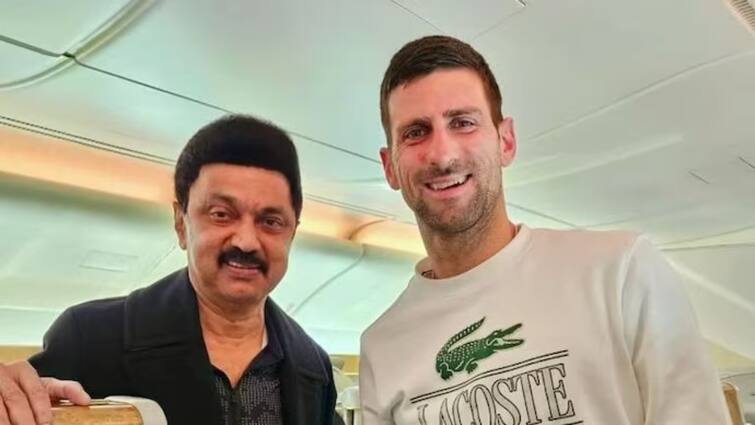 Tamil Nadu Chief Minister MK Stalin thrilled after meeting Novak Djokovic latest sports news Novak Djokovic से फ्लाइट में मिले तामिलनाडु के मुख्यमंत्री एमके स्टालिन, सोशल मीडिया पर वायरल हुआ फोटो