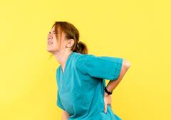 Health Tips Back Pain : जर तुम्हाला वारंवार पाठदुखी होत असेल तर त्याकडे दुर्लक्ष करू नका,अन्यथा होऊ शकतो गंभीर आजार