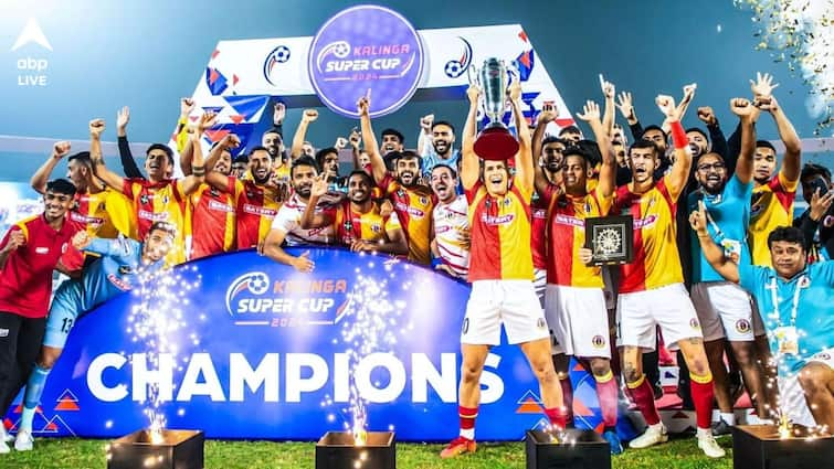 East Bengal coach Carles Cuadrat starts planning for ISL derby against Mohun Bagan SG East Bengal: ১২ বছরের খরা কাটিয়ে উঠেই ডার্বির দামামা বাজিয়ে দিলেন ইস্টবেঙ্গল কোচ