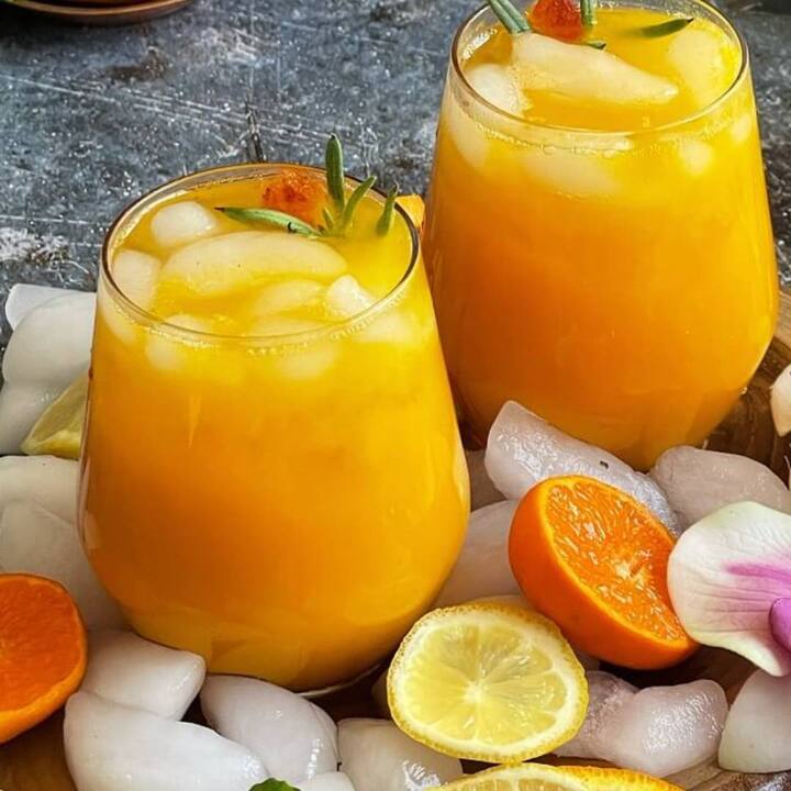 ਅੰਬ ਦਾ ਜੂਸ ਸ਼ੂਗਰ ਦੇ ਰੋਗੀਆਂ ਲਈ ਫਾਇਦੇਮੰਦ ਹੋ ਸਕਦਾ ਹੈ। ਇਹ ਬਲੱਡ ਸ਼ੂਗਰ ਦੇ ਪੱਧਰ ਨੂੰ ਕੰਟਰੋਲ ਕਰਨ ਵਿੱਚ ਵੀ ਮਦਦ ਕਰ ਸਕਦਾ ਹੈ। ਅੰਬ ਵਿੱਚ ਐਂਥੋਸਾਈਨਿਡਿਨ ਨਾਮਕ ਟੈਨਿਨ ਹੁੰਦਾ ਹੈ, ਜੋ ਸ਼ੂਗਰ ਦੇ ਇਲਾਜ ਵਿੱਚ ਮਦਦ ਕਰ ਸਕਦਾ ਹੈ।