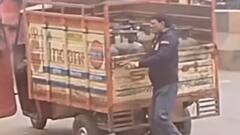 रिंकू सिंह क्रिकेट की दुनिया में छा गए, लेकिन पिता आज भी घर-घर पहुंचाते हैं सिलेंडर, देखें वायरल वीडियो