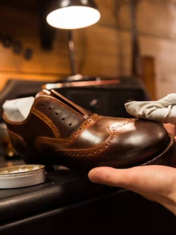 ਇਦਾਂ ਸਾਫ ਕਰੋ ਲੈਦਰ ਦੇ ਜੁੱਤੇ, ਲੰਬੇ ਸਮੇਂ ਤੱਕ ਰਹੇਗੀ ਚਮਕ