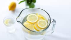 Lemon Water Benefits : दररोज लिंबू पाण्याने तुमचा दिवस सुरू करा, हे होतील फायदे !