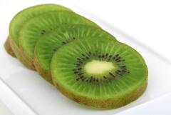 Kiwi Benefits : निरोगी आरोग्य हवे आहे? मग आजपासूनच हे फळ खाण्यास सुरुवात करा