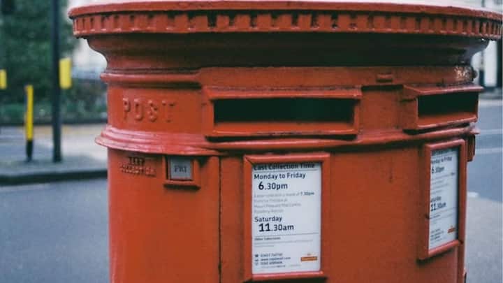 পরিবহণের সময় পোস্ট অফিসের আধিকারিকদের বা অন্য কারও জন্য হুমকিস্বরূপ এমন জিনিস পাঠানোও নিষিদ্ধ।