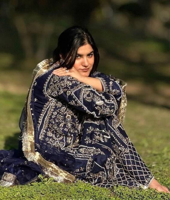 ਪੰਜਾਬੀ ਗਾਇਕਾ ਕੌਰ ਬੀ ਨੇ ਚਲਾਇਆ ਹੁਸਨ ਦਾ ਜਾਦੂ