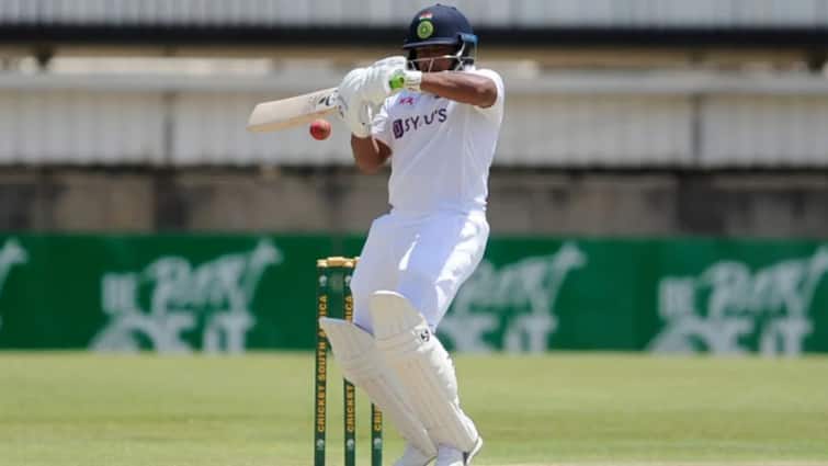 Ravindra Jadeja and KL Rahul have been ruled out of the second Test against England in Vizag starting February 02 मोठी बातमी! दुसऱ्या कसोटीतून रवींद्र जाडेजा अन् केएल राहुल संघाबाहेर, सरफराज खानसह 3 जणांना संधी 