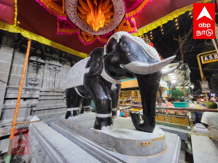 பிரம்மாண்டமாக காட்சியளிக்கும், யானை சிற்பம்