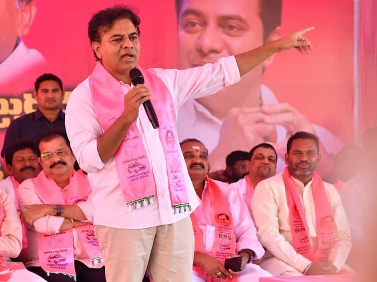 BRS Leader KTR makes strong comments on CM Revanth reddy in Chevella meeting KTR: మూడు ఫీట్లు లేనోడు మనల్ని 100 మీటర్ల లోతు బొంద పెడతాడా? - కేటీఆర్ వ్యాఖ్యలు