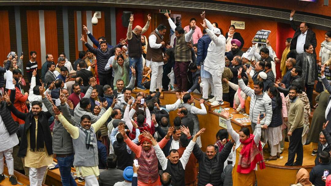 Delhi: Chaos In MCD House As BJP Demands Formation Of Standing Committee — WATCH Disruption in MCD House as Opposition Calls for Formation of Standing Committee Delhi: Chaos In MCD House As BJP Demands Formation Of Standing Committee — WATCH
