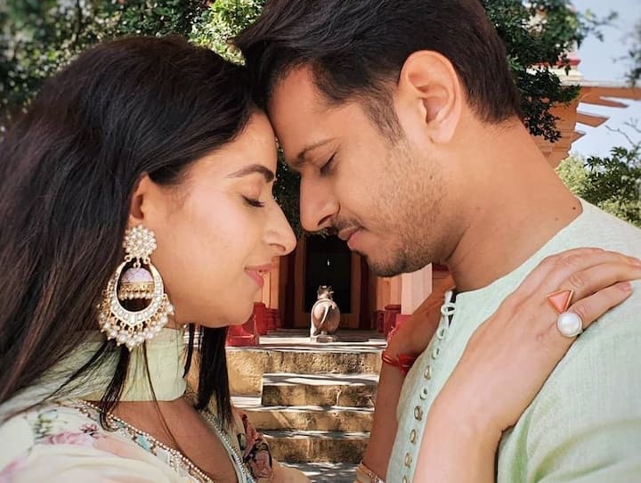 नील भट्ट और ऐश्वर्या शर्मा की सगाई को हाल ही में तीन साल पूरे हुए हैं. कपल ने अपने इस खास दिन अपने फैमिली के साथ मनाया.