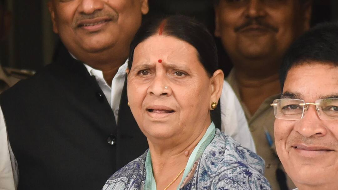 Land-For-Jobs Case: Ex-Employee Of Rabri Devi's 'Gaushala' Got Property As Bribe From Aspirant, ED Claims Bihar Land-For-Jobs Case Rabri Devi Gaushala Railway Job Aspirant ED Lalu Prasad Yadav Tejashwi Yadav Land-For-Jobs Case: Ex-Employee Of Rabri Devi's 'Gaushala' Got Property As Bribe From Aspirant, ED Claims