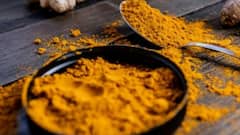 Skin Care Tips: দই-হলুদেই বাজিমাত, নির্মূল হবে ব্রণ, বাড়বে ত্বকের জেল্লা