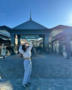 Anjali Amsterdam Photos : ஆம்ஸ்டர்டாமிற்கு ஜாலி டூர் சென்ற நடிகை அஞ்சலி!