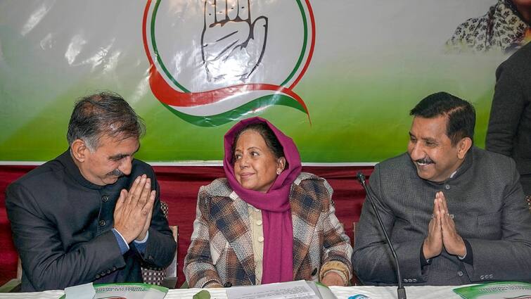 Pratibha Singh adviced to CM Sukhwinder Singh Sukhu regarding Congress workers in Himachal Pradesh ann HP Politics: 'मैंने CM सुक्खू से कहा संगठन के लोगों को नजरअंदाज न करें...',  प्रतिभा सिंह के बयान ने मचाई खलबली