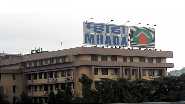 Mhada Mumbai News Mhada Administration will verify via biometric of tenants who staying at transit camp Mhada News : म्हाडाच्या संक्रमण शिबिरांतील रहिवाशांची महत्त्वाची बातमी; अधिकृत भाडेकरुंची 'अशी' होणार पडताळणी