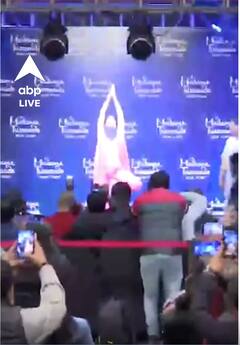 न्यूयॉर्क में योग गुरु रामदेव ने अपने मोम के पुतले का अनावरण किया | #abpnewsshorts