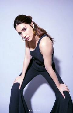 Kriti Sanon: ਕ੍ਰਿਤੀ ਸੈਨਨ ਦੇ ਇਸ ਅੰਦਾਜ਼ 'ਤੇ ਦਿਲ ਹਾਰ ਬੈਠੇ ਫੈਨਜ਼, ਕਿਹਾ- ਜ਼ਹਿਰ ਲੱਗ ਰਹੀ ਹੋ