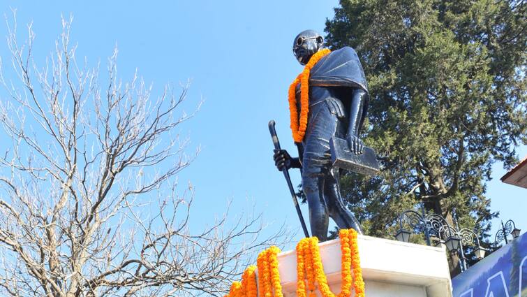 Mahatma Gandhi death anniversary Himachal Pradesh Governor Shiv Pratap Shukla and CM Sukhwinder Singh Sukhu paid tribute in Shimla ANN Himachal News: महात्मा गांधी की पुण्यतिथि पर सीएम सुक्खू ने दी श्रद्धांजलि, कहा- 'बापू का शिमला से था गहरा नाता '