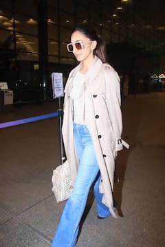 क्लासी लुक में Kiara तो सादगी भरे अंदाज में रश्मिका हुईं एयरपोर्ट पर  स्पॉट, Sanjay Dutt ने भी स्टाइलिश अवतार में मारी एंट्री, देखें तस्वीरें