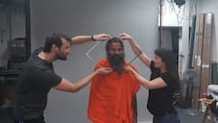 Baba Ramdev Wax Statue:  मैडम तुषाद म्यूजियम में योग करते नजर आएंगे 'बाबा रामदेव', दिल्ली में अनावरण