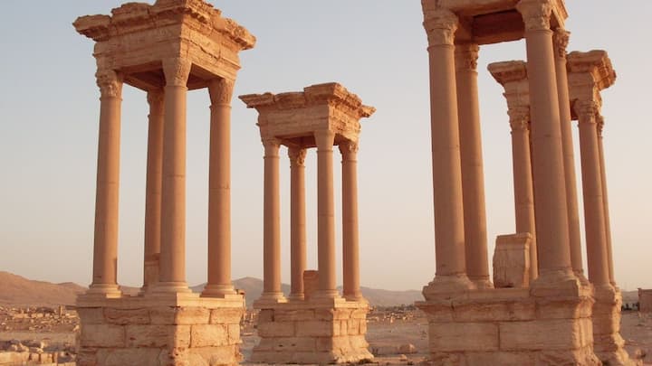 দুই সহস্রাব্দ আগে, উত্তর ইজরায়েল এবং দক্ষিণ লেবাননের মাঝামাঝি অবস্থিত গ্যালিলিতে জিশু খ্রিস্ট আলামেইক ভাষাতেই কথা বলতেন বলে মত গবেষকদের। তাঁর শিষ্য এবং অনুগামীরাও ওই ভাষাতেই কথা বলতেন। ছবি: ফ্রিপিক