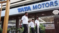 टाटा मोटर्स ने मारुती को छोड़ा पीछे, बनी सबसे मूल्यवान ऑटो कंपनी, ऑल टाइम हाई पर पहुंचे शेयर