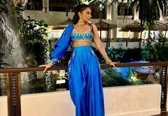 Rakul Preet Singh : நீல நிற ஆடை அணிந்து மயிலிறகு போல் ரசிகர்களை வருடும் ரகுல் ப்ரீத் சிங்!