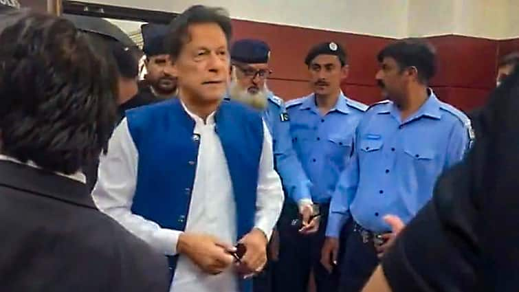 Former PM of Pakistan Imran Khan sentenced to 10 years what are the laws for former Prime Minister of India पाकिस्तान के पूर्व पीएम इमरान खान को 10 साल की सजा, भारत में ऐसे पद पर रह चुके शख्स के लिए क्या नियम?