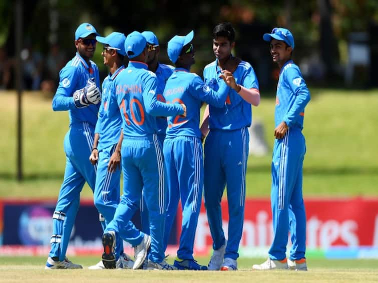 India vs New Zealand  U19 World Cup 2024: Musheer Khan hundred, Saumy Pandey snaps four wickets as IND beat NZ by 214 runs IND vs NZ U19: U19 உலகக் கோப்பையில் அதகளம் செய்த இந்தியா.. நியூசிலாந்தை 214 ரன்கள் வித்தியாசத்தில் வீழ்த்தி அசத்தல்!