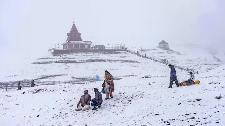 ભારતીય હવામાન વિભાગે સોમવારે (જાન્યુઆરી 29) જણાવ્યું હતું કે જાન્યુઆરીમાં અત્યાર સુધીમાં ઉત્તર-પશ્ચિમ ભારતમાં 97% વરસાદની ઉણપ નોંધાઈ છે. આનાથી સૌથી વધુ પ્રભાવિત રાજ્યો ઉત્તરાખંડ, ચંદીગઢ, હરિયાણા, દિલ્હી અને પંજાબ પેટાવિભાગ છે, જ્યાં 99-100% વરસાદની ઉણપ નોંધવામાં આવી છે.