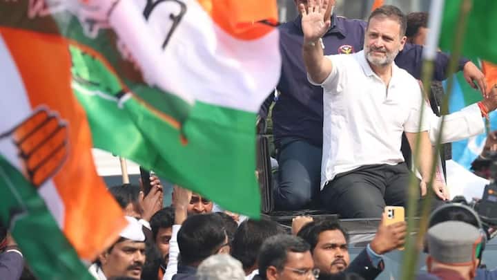 এতো গেল শাসকদলের প্রতিফলন। তবে বামেদের দিক থেকে অন্যরকম প্রতিফলনই আসে। শিলিগুড়ির হিলকার্ট রোডে ভারত জোড়ো ন্য়ায় যাত্রার সঙ্গে জুড়ে যায় বামেরা।