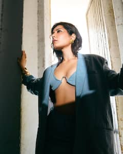 Raashi Khanna Photos: అందాల రాశి సూటే వేసి - గ్లామర్ డోసే పెంచి