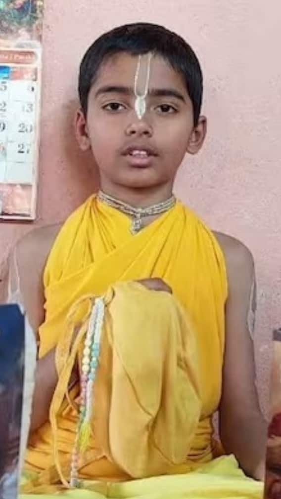 नऊ वर्षाच्या वयात पाठ केले गीतेचे 700 श्लोक!