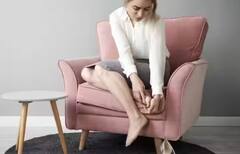 Health Tips: ਜੇਕਰ ਤੁਸੀਂ ਵੀ ਪੈਰਾਂ ਦੀਆਂ ਅੱਡੀਆਂ ਅਤੇ ਤਲੀਆਂ ਦੇ ਦਰਦ ਤੋਂ ਹੋ ਪਰੇਸ਼ਾਨ, ਤਾਂ ਨਾ ਕਰੋ ਨਜ਼ਰਅੰਦਾਜ਼, ਹੋ ਸਕਦੀ ਇਹ ਬਿਮਾਰੀ