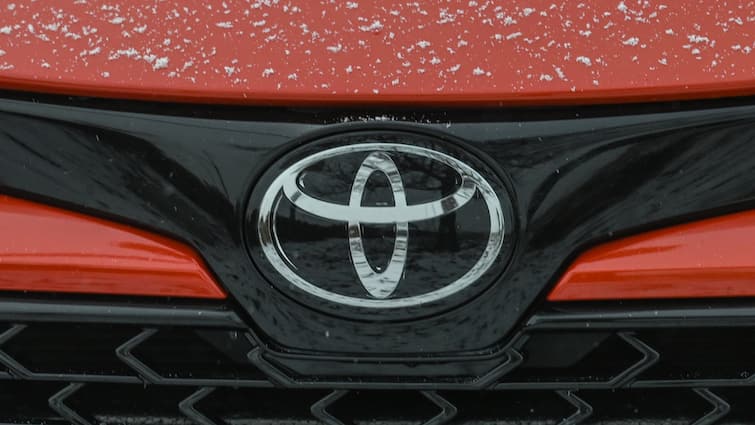 Toyota Innova Crysta, Fortuner And Hilux Dispatch Suspended In Bharat Amid ‘Irregularities’ In Diesel Engine newsfragment