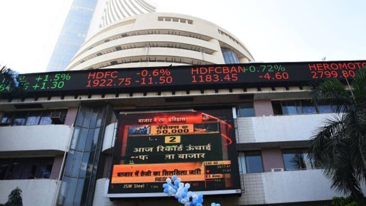 Stock Market Today: BSE Sensex NSE Nifty Trade In The Red Amid Volatility Bajaj Finance Slips 3.85 Per Cent Stock Market Today: Sensex, Nifty Trade In The Red Amid Volatility. Bajaj Finance Slips 3.85 Per Cent