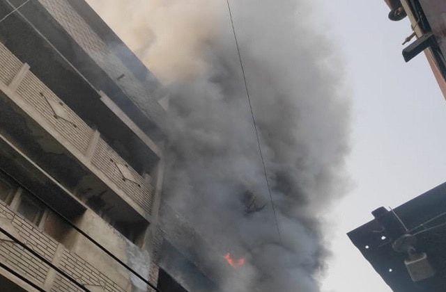 Furniture Market Fire: ਚੰਡੀਗੜ੍ਹ ਦੀ ਫਰਨੀਚਰ ਮਾਰਕਿਟ 'ਚ ਫਿਰ ਲੱਗੀ ਅੱਗ, ਲੁਧਿਆਣਾ 'ਚ ਵੀ ਹੌਜਰੀ ਫੈਕਟਰੀ ਅੱਗ ਦੀ ਲਪੇਟ 'ਚ