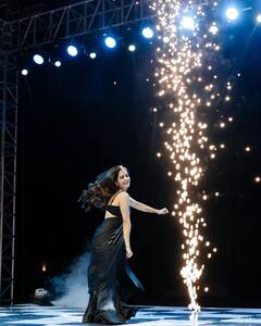 Ashika Ranganath Photos : చీకటి ఇంత అందంగా ఉంటుందా!