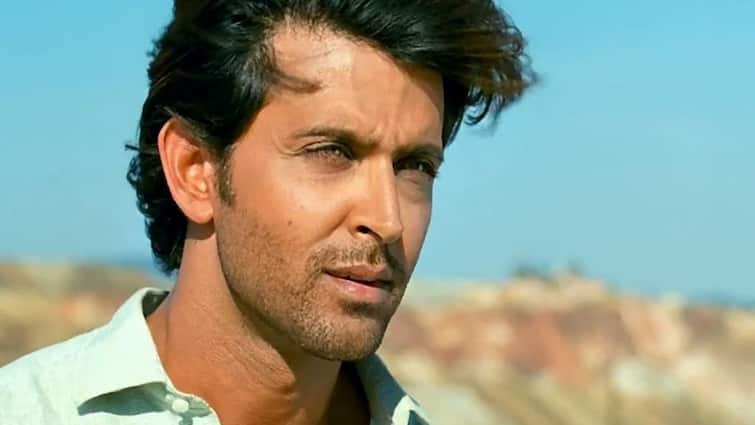 When Hrithik Roshan Picked Up Smoking After Perfect Body Shots In Fighter Only To Quit When... When Hrithik Roshan Picked Up Smoking After Perfect Body Shots In Fighter Only To Quit When...